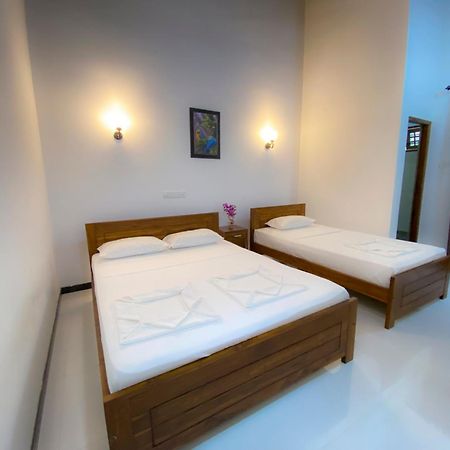 Yala Safari Green Home Stay Tissamaharama Extérieur photo
